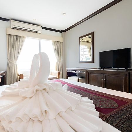 Hotel Baan Sukhumvit Soi 18 à Bangkok Extérieur photo