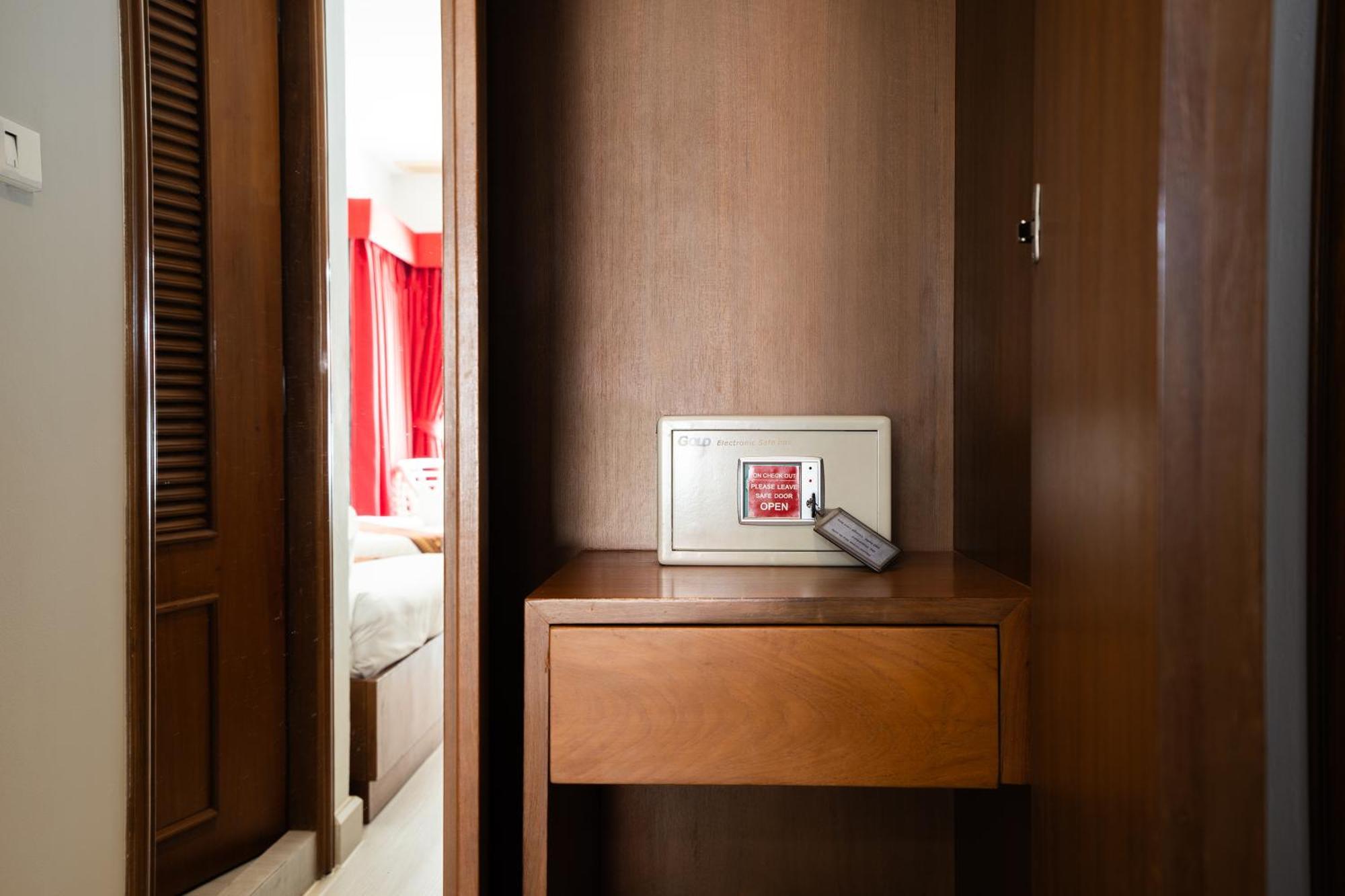 Hotel Baan Sukhumvit Soi 18 à Bangkok Extérieur photo