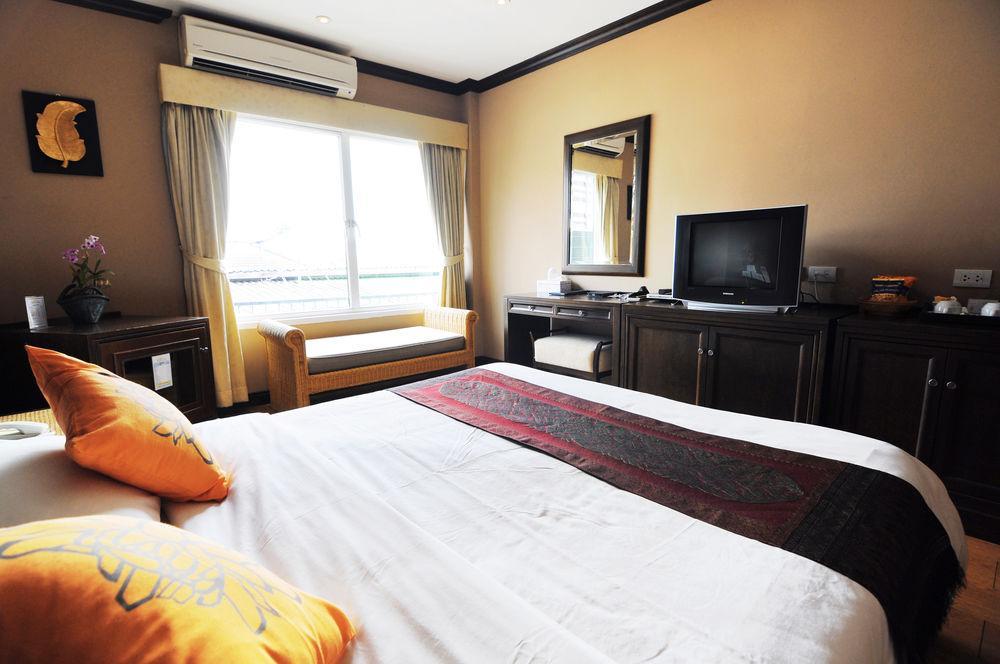 Hotel Baan Sukhumvit Soi 18 à Bangkok Extérieur photo