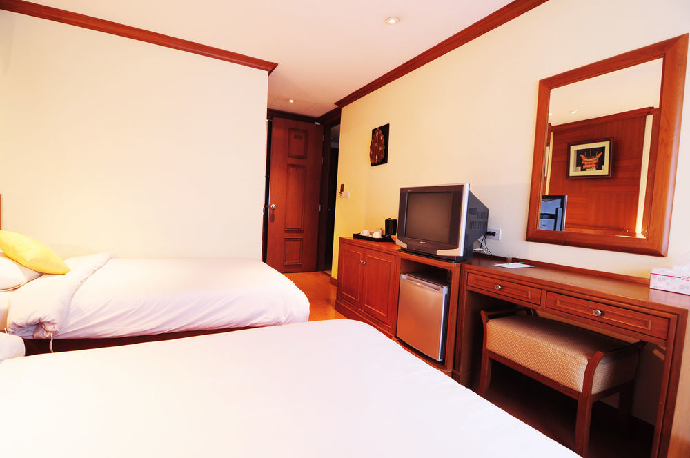 Hotel Baan Sukhumvit Soi 18 à Bangkok Extérieur photo
