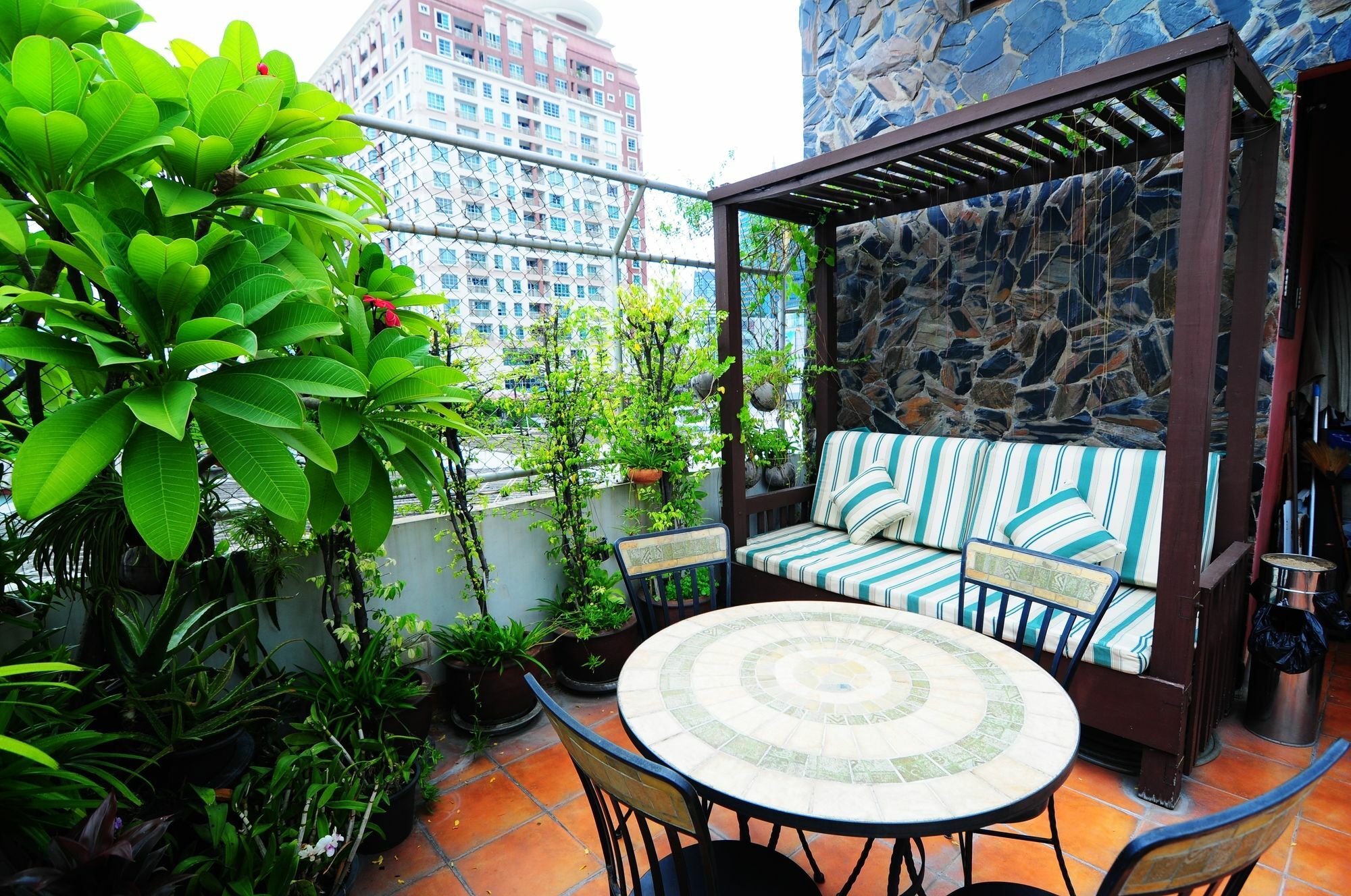 Hotel Baan Sukhumvit Soi 18 à Bangkok Extérieur photo